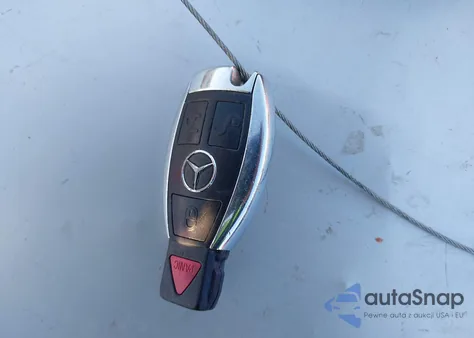 2017 Mercedes-Benz C 300 4Matic z USA, uszkodzony, nr VIN WDDWJ4KB2HF414828